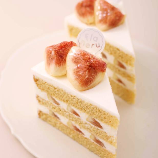 季節限定スイーツ　続々登場✨
『きび糖のショートケーキ(いちじく)』
本日から販売しております！

上品で濃厚な甘みを持つ、いちじくを使ったショートケーキを9月限定でご用意いたします。

きび糖のやさしい味わいのスポンジと、北海道産生クリームをブレンドしたミルクのコク豊かなクリームを、旬のいちじくと一緒にお楽しみください🍴

販売期間:9月3日〜9月30日
※販売終了日は前後する場合がございます。

フラネル　阪神梅田本店
📍阪神百貨店　梅田本店　地下1階

#いちじく　#無花果　#いちじくスイーツ　#いちじくショート　#梅田スイーツ