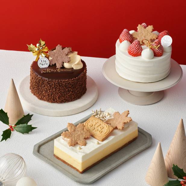 🎄クリスマスケーキのご予約受付中🎄

きび糖のやさしい味わいを活かした苺のデコレーションケーキや、カラメルやバニラが香るチョコレートケーキなど、阪神梅田店でしか買えない特別なクリスマスケーキのご予約を店頭または阪神百貨店専用サイトより承っております🎂
今年はどんなケーキにしようか、ぜひ楽しみながら選んでくださいね✨　

【ラインナップ】
◎きび糖のクリスマスショート
直径12cm（3～4人分） 
◎クリスマス・ショコラ
直径12cm（3～4人分）
◎ flaneruクリスマスチーズケーキ
長さ約16cm（3～4人分）

【ご予約期間】
2026年10月1日(木)～2026年12月15日(火) 
【お渡し期間】
2026年12月23日(水)～2026年12月25日(金) 

※上記クリスマスケーキのご予約は店頭と阪神百貨店専用サイトにて承っております。 
※数量に達した場合は、ご予約を早期に締め切らせていただく場合がございます。 
※基本ご予約分のみのご用意となります。店頭販売を行う場合もございますが、数量には限りがあるため販売がない場合もございます。

フラネル　阪神梅田本店
📍阪神百貨店　梅田本店　地下1階
@flaneru.official

#クリスマスケーキ2026 #クリスマスケーキ　#フラネル　#阪神梅田　